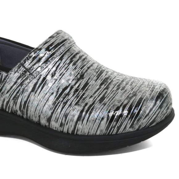 softwalk nursing shoes